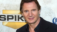 Λίαμ Νίσον – Πάμελα Άντερσον: Γιατί μας απασχολεί τόσο αυτή η σχέση
