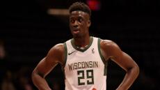 Μετά τον Γιάννη και τον Θανάση και ο Άλεξ Αντετοκούνμπο στους Μπακς 