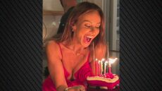 Η Μπέττυ Μαγγίρα γιόρτασε τα γενέθλιά της - «Ο χρόνος λιγοστεύει, μη χαλάτε τη ζαχαρένια σας για κανέναν», γράφει