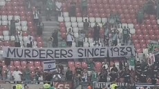 Πανό των οπαδών της Μακάμπι Χάιφα προκάλεσε την οργισμένη αντίδραση του προέδρου της Πολωνίας - Δείτε φωτογραφία