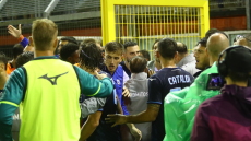 Ένταση στο γήπεδο, ξύλο στη φυσούνα και κόκκινες κάρτες στο φιλικό παιχνίδι της Λάτσιο με τον Ατρόμητο - Βίντεο, φωτογραφίες 