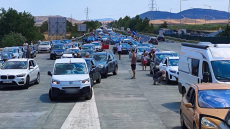 Οριοθετήθηκε η φωτιά κοντά στα διόδια Μοσχοχωρίου στη Λάρισα -  Αποκαταστάθηκε η κυκλοφορία στην εθνική οδό
