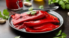 Ετοιμάζουμε ξιδάτες πιπεριές Φλωρίνης για όλο τον χρόνο