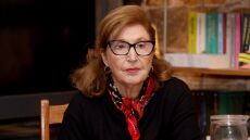 Σοφία Σεϊρλή: Στο αποτεφρωτήριο Ριτσώνας συγγενείς και φίλοι για να αποχαιρετήσουν την ηθοποιό