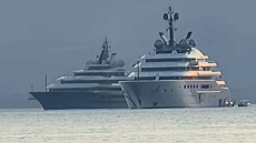 Ανοιχτά της Καλαμάτας το υπερπολυτελές γιοτ του ιδιοκτήτη της Μάντσεστερ Σίτι - Δείτε φωτογραφίες