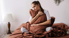 Tα δύο (άλλα) πρόσωπα της κατάθλιψης – Ένας ψυχολόγος εξηγεί τη σημασία της ντροπής και των ενοχών