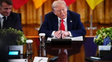 Άμεση ανάλυση από το BBC: Ποια μορφή θα μπορούσαν να έχουν οι αμερικανικές εγγυήσεις ασφαλείας προς το Κίεβο; Τα τέσσερα σενάρια