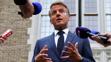 Μακρόν μετά τις νέες απειλές Τραμπ: Η ΕΕ πρέπει να εξετάσει αντίποινα στις ψηφιακές υπηρεσίες των ΗΠΑ