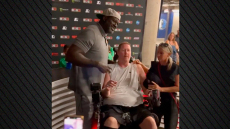 Σον Μπράντλεϊ: Σπάνια δημόσια εμφάνιση του πρώην ΝΒΑer που έμεινε παράλυτος όταν τον παρέσυρε αυτοκίνητο ενώ έκανε ποδήλατο
