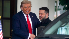 Ανάλυση New York Times: Μπορεί ο Ζελένσκι να εμπιστευτεί τον Τραμπ; Η τύχη της Ουκρανίας μπορεί να εξαρτάται από την απάντηση