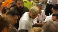 Ικάρντι: Οπαδός της Γαλατάσαραϊ δέχθηκε κουτουλιά από τον Αργεντινό σε εκδήλωση της ομάδας - Βίντεο 