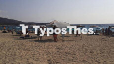 Έφοδος σε γνωστό κάμπινγκ στη Χαλκιδική μετά από καταγγελία τουρίστριας - Ξηλώνουν ομπρέλες και εξοπλισμό, δείτε φωτογραφίες