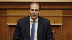 Ο Απόστολος Βεσυρόπουλος υπέστη ανακοπή καρδιάς - Μεταφέρεται στο «Παπαγεωργίου» της Θεσσαλονίκης 