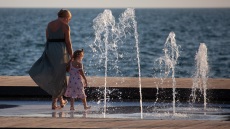 Καιρός: Άνοδος της θερμοκρασίας με 40άρια την Παρασκευή - Ανάσα δροσιάς με τα μελτέμια από την Κυριακή