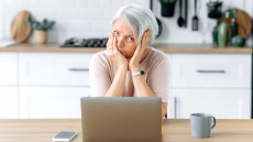 Κρίση μέσης ηλικίας: Οι 5 πιο κοινοί μύθοι που πρέπει να σταματήσουμε να πιστεύουμε