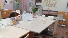 Βανδαλισμοί και μεγάλες ζημιές σε σχολεία του Βύρωνα - Δείτε φωτογραφίες