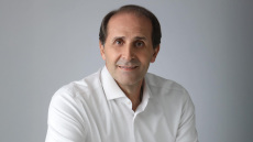 Επί μία ώρα γιατρός και διασώστες έκαναν καρδιοπνευμονική αναζωογόνηση στον Βεσυρόπουλο, χωρίς αποτέλεσμα