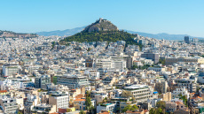 Πόσοι είναι οι νόμιμοι μετανάστες και πόσοι οι κάτοχοι Golden Visa στην Ελλάδα; Δείτε πίνακες

