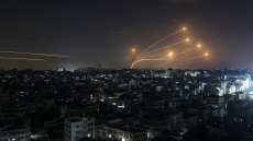 Σειρήνες για αεροπορική επιδρομή στο Τελ Αβίβ - Πύραυλος εκτοξεύθηκε από την Υεμένη