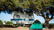 Με το βλέμμα στον Σεπτέμβριο τα οργανωμένα κάμπινγκ - Ποιοι στηρίζουν την αγορά