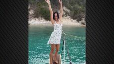 Βίντεο: Η Κατερίνα Γερονικολού στεγνώνει τα μαλλιά της χορεύοντας πάνω σε γιοτ