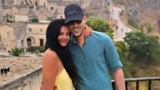 Φωτογραφία: Η Μαρία Κορινθίου στην αγκαλιά του συντρόφου της στην Ιταλία