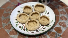 Χάχλες: Φτιάχνουμε στο σπίτι τον ξινό τραχανά της Λέσβου (+ συνταγή)