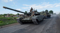 Ποιος πληρώνει και πόσο για τον πόλεμο στην Ουκρανία: Το πραγματικό κόστος για την τσέπη του Ουκρανού, του Ευρωπαίου και του Αμερικανού