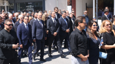 Θλίψη στην κηδεία του Απόστολου Βεσυρόπουλου - Οι παρουσίες και ο επικήδειος Μητσοτάκη: «Ψηλέ, θα μας λείψεις...»