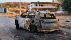 Ζεφύρι: Πώς έγινε η άγρια ληστεία μεταξύ Ρομά που είχαν βεντέτα - Τρεις τραυματίες και ένα καμένο αυτοκίνητο