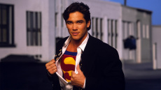 Τρολάρουν τον Ντιν Κέιν επειδή δυσκολεύτηκε στην εκπαίδευση της Υπηρεσίας Μετανάστευσης και Τελωνείων των ΗΠΑ - Δείτε βίντεο