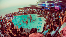 Cavo Paradiso: 30 χρόνια πάρτι και σταρ Djs