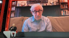 Ο Γούντι Άλεν απαντά στις αντιδράσεις που προκάλεσε η συμμετοχή του σε φεστιβάλ της Μόσχας