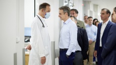 Το Ιπποκράτειο επισκέφτηκε ο Μητσοτάκης - Επιθεώρησε τις εργασίες ανακαίνισης στα Επείγοντα