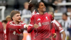 Ρίο Ενγκουμόα: Ο νεότερος σκόρερ της Λίβερπουλ υπέγραψε το πρώτο του επαγγελματικό συμβόλαιο
