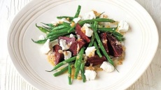 Aμπελοφάσουλα, χάντρες, τσαουλιά: 20 συνταγές με τα φασολάκια του καλοκαιριού
