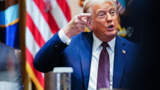 ΗΠΑ: Να μειωθεί η διάρκεια παραμονής ξένων φοιτητών και δημοσιογράφων, προτείνει η κυβέρνηση Τραμπ