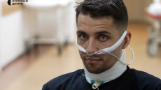 Πόλεμος στην Ουκρανία: Στρατιώτης επέζησε επί πέντε μέρες με κομμένο λαιμό