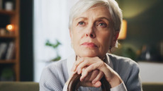 Η «ακτινογραφία» της νόσου Πάρκινσον στην Ελλάδα: Πού και ποιους πλήττει περισσότερο