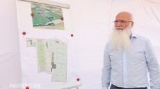 Ο Ιβάν Σαββίδης στο υπό κατασκευή νέο αθλητικό κέντρο του ΠΑΟΚ