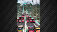 Κρίσιμη δοκιμή αντοχής στην ψηλότερη γέφυρα του κόσμου λίγο πριν ανοίξει - Δείτε το βίντεο με τα 96 φορτηγά