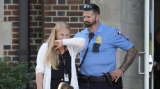 Δύο παιδιά νεκρά σε πυροβολισμούς σε εκκλησία στη Μινεάπολη - Τρία όπλα είχε μαζί του ο δράστης