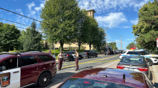 Δύο παιδιά σκοτώθηκαν από πυροβολισμούς σε καθολικό σχολείο και εκκλησία στη Μινεάπολη της Μινεσότας