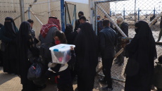 Συρία: Επαναπατρίζονται περισσότεροι από 800 Ιρακινοί, φεύγουν από τον καταυλισμό Αλ Χολ