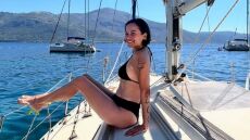 Η Κατερίνα Τσάβαλου συνεχίζει τις διακοπές της - Τα στιγμιότυπα πάνω στο σκάφος