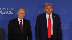 Axios: Τραμπ και Πούτιν θα έχουν τηλεφωνική επικοινωνία σήμερα, μία ημέρα πριν από την επίσκεψη Ζελένσκι στην Ουάσιγκτον