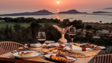 Πώς το ξενοδοχείο W Costa Navarino έγινε μέσα σε ένα καλοκαίρι ένας γαστρονομικός προορισμός με αληθινό νόημα