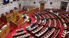 Στην Ολομέλεια το νομοσχέδιο του υπουργείου Εσωτερικών για το νέο πειθαρχικό δίκαιο των υπαλλήλων στο δημόσιο