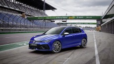 Το VW Golf R θα φορέσει τον πεντακύλινδρο της Audi