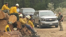 «Παράλογη ενέργεια»: Συνοριοφύλακες συνέλαβαν δύο πυροσβέστες που επιχειρούσαν σε δασική πυρκαγιά των ΗΠΑ 